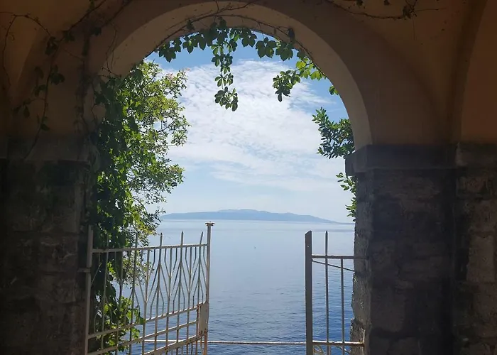 Josephine's Garden Apartman *