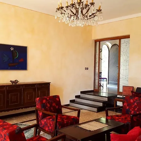 Josephine's Garden Apartment *