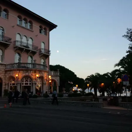 Josephine's Garden Apartment *